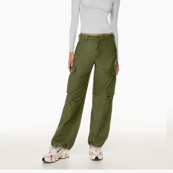 Aritzia Pants - Cargo pants